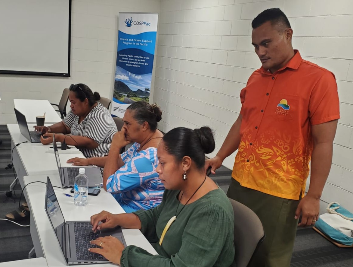 COSPPac Climatologist, Mr. Silipa Mulitalo, with the Tokelau Met Service staff
