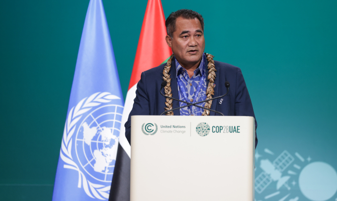 Hon. Toeolesulusulu Cedric Schuster