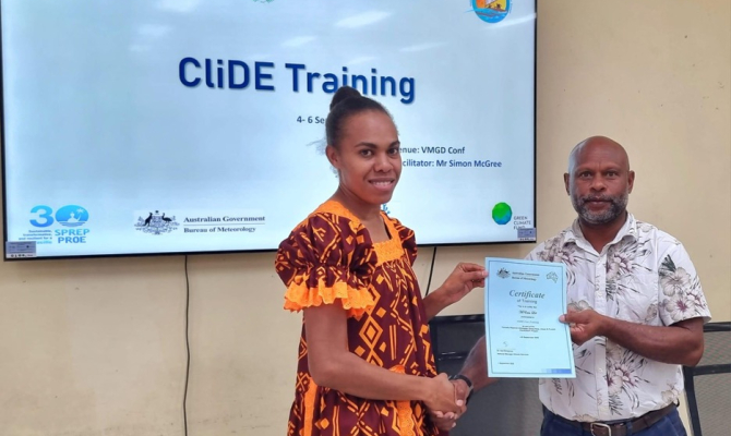 The CliDE training in Vanuatu.