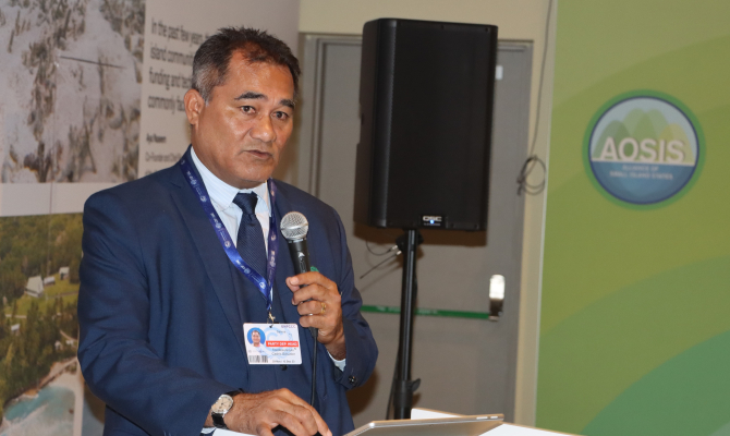 Minister Toeolesulusulu Cedric Schuster
