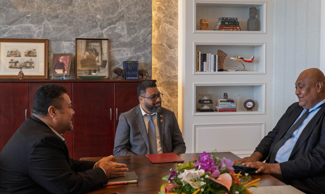 Tongan PM with SPREP DG