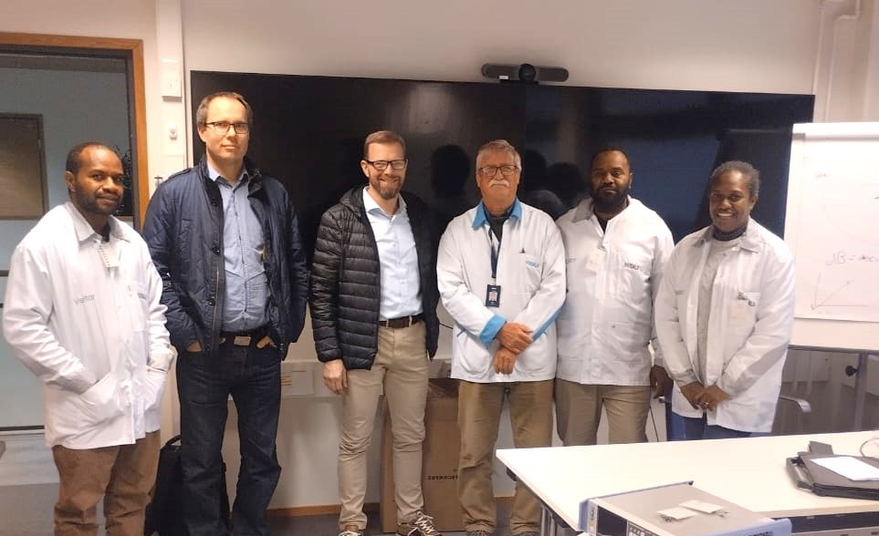 Vanuatu Met engineers