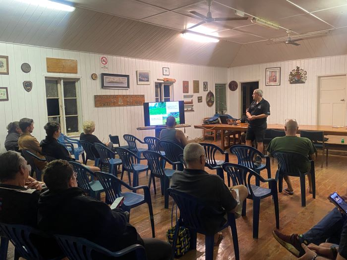 Dr Greg Shirley delivers a presentation on troubleshooting beekeeping challenges.